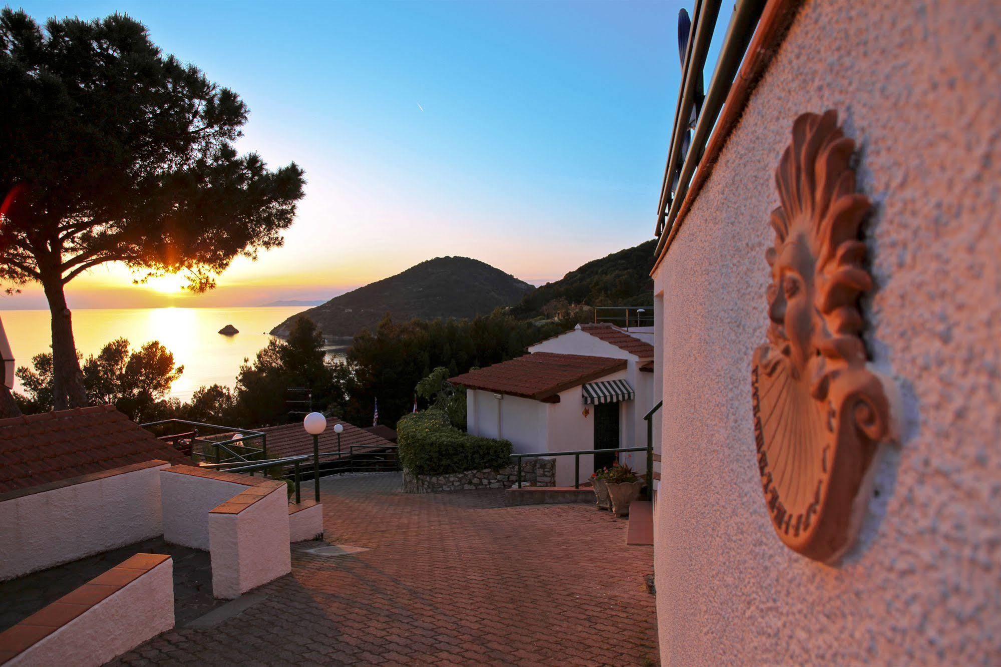 Hotel Paradiso Portoferraio Bagian luar foto